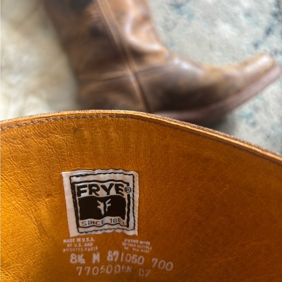 Frye Campus 14L Boots In A Distressed Brown Leather - Picture 8 of 11